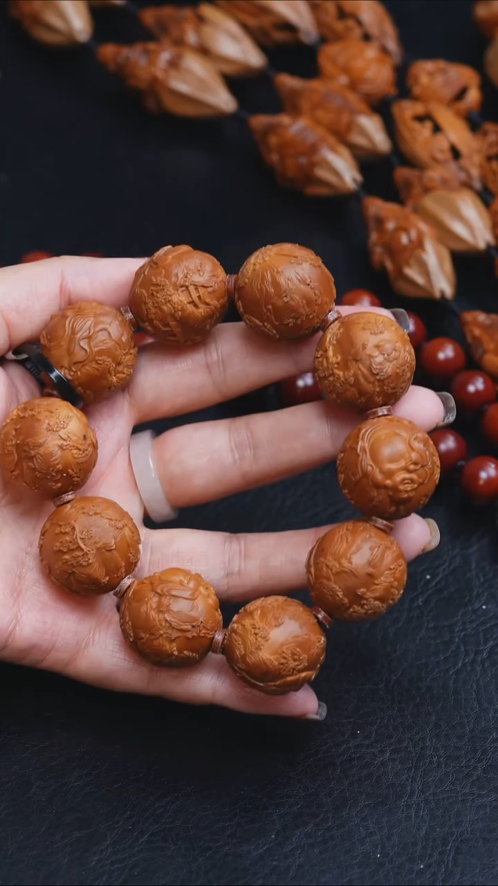 吊坠橄榄核2.4正圆风景弥勒