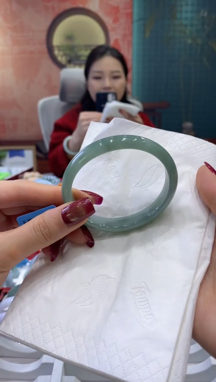 【闪购商品】翡翠手镯未镶嵌多人02193