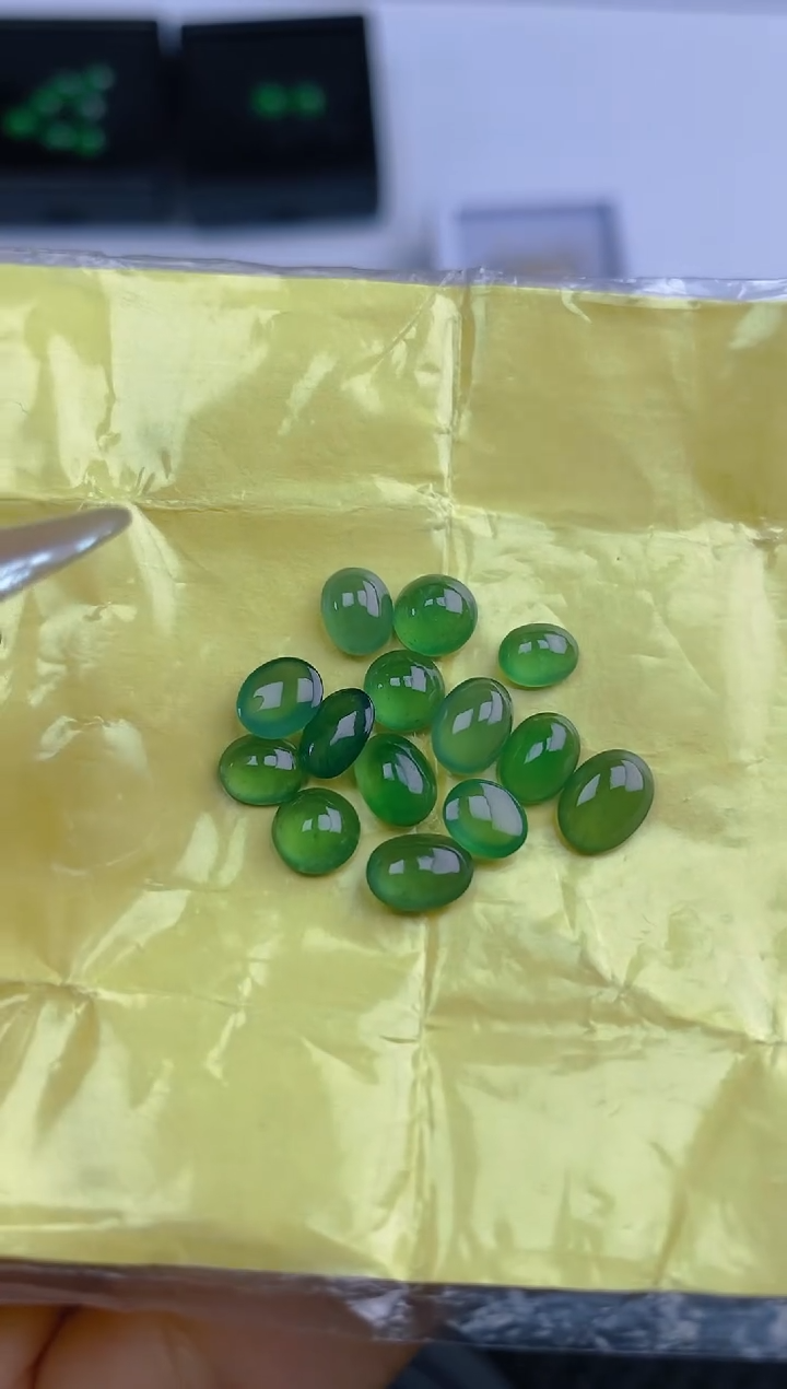 定制翡翠未镶嵌天然翡翠蛋面29