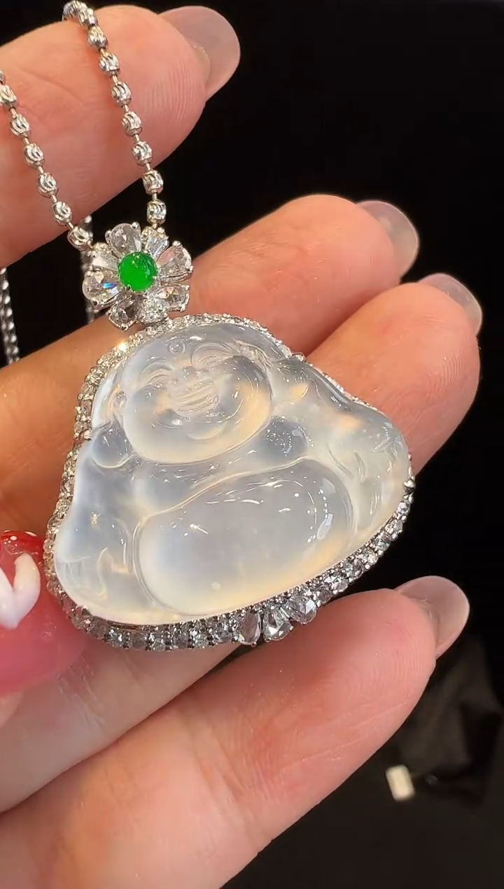 吊坠(不含链)18K金镶嵌翡翠7****?吊坠