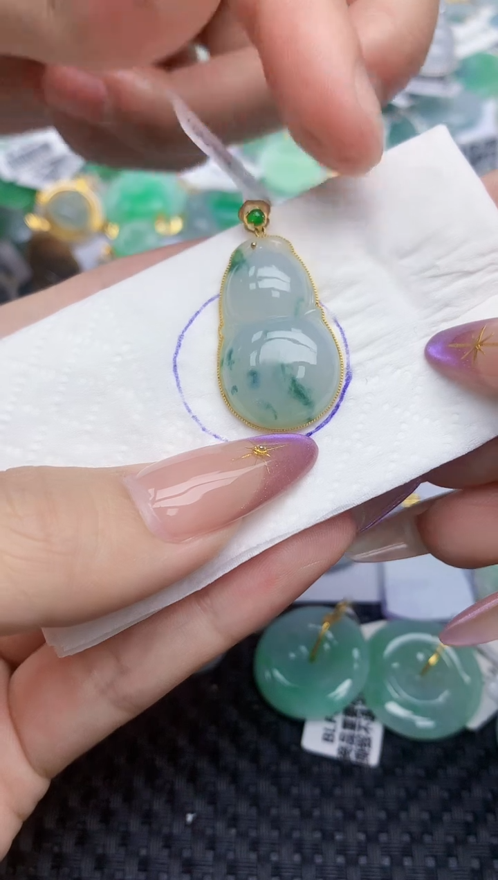 翡翠18K金镶嵌颈饰150   天然翡翠A货  百元以上9米证书费自理