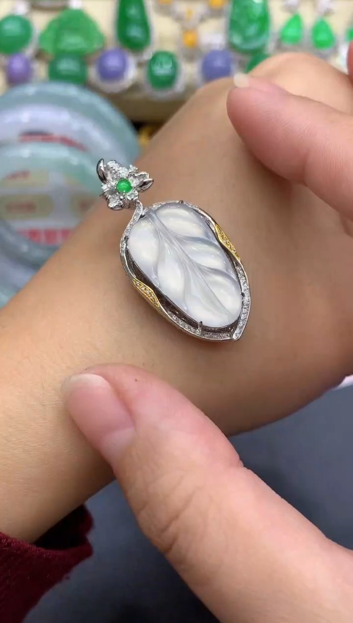 颈饰18K金镶嵌翡翠313-中国好珍宝