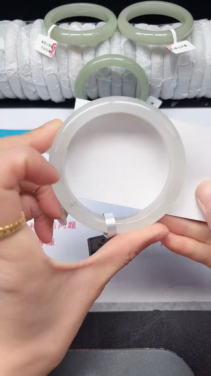 未镶嵌手镯石英质玉357-58/59