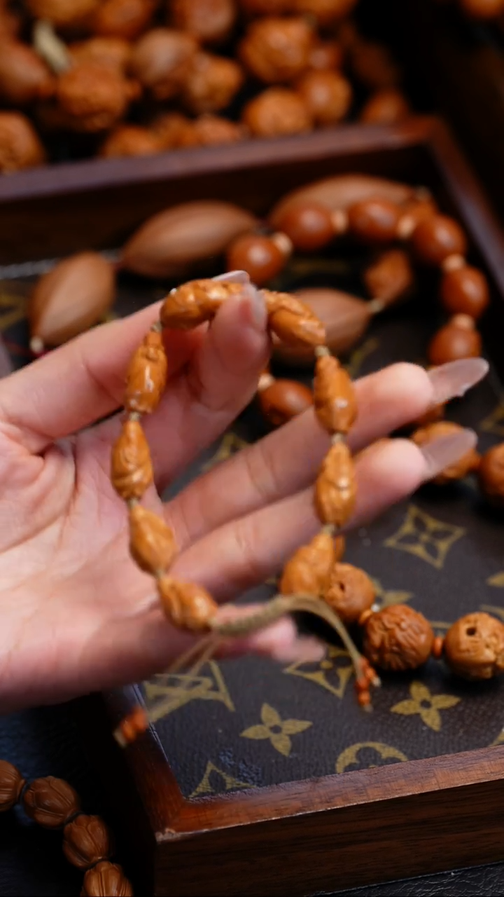 【闪购商品】橄榄核吊坠苏工橄榄核