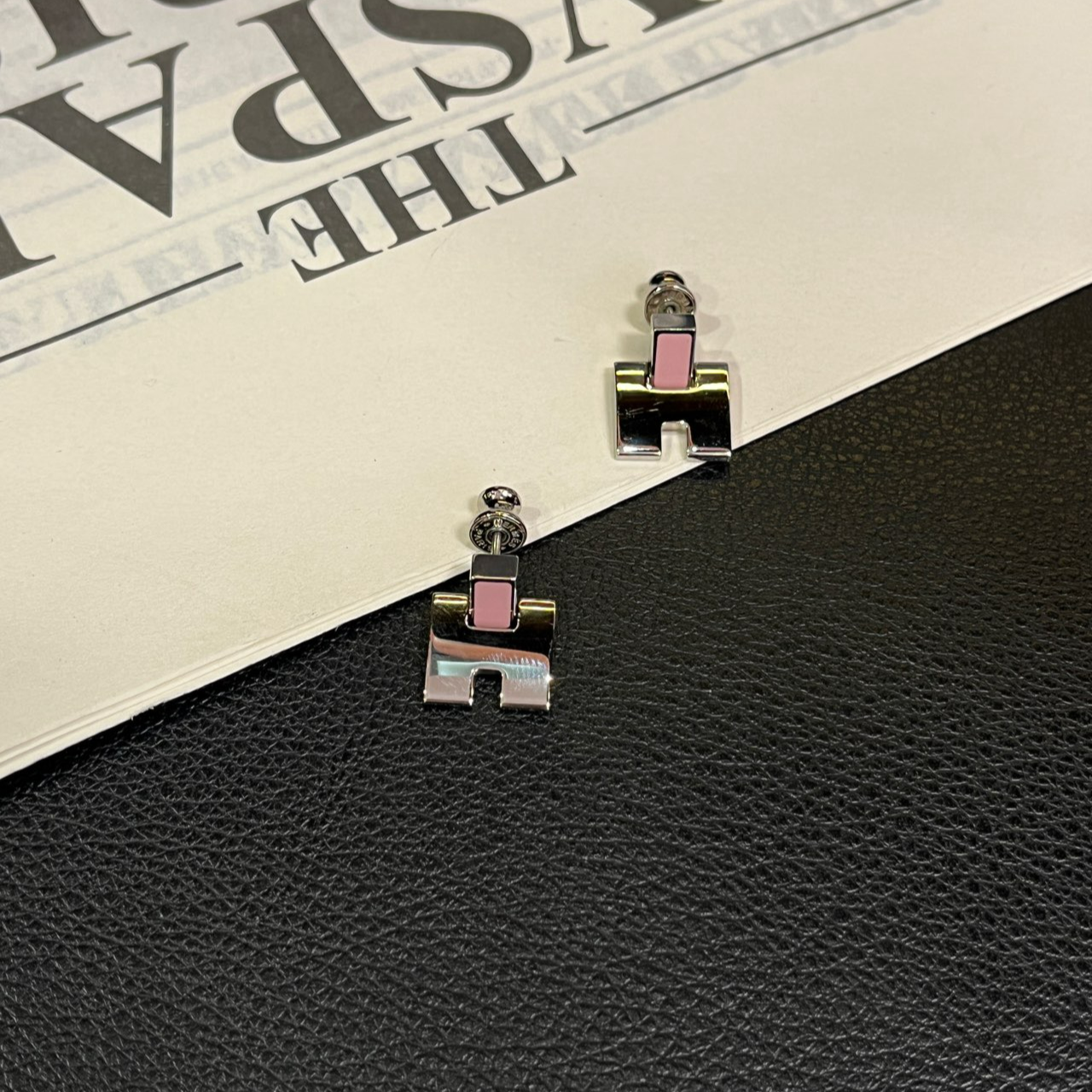 95新 Hermes/爱马仕 Eileen方片拼色珐琅耳钉B1469