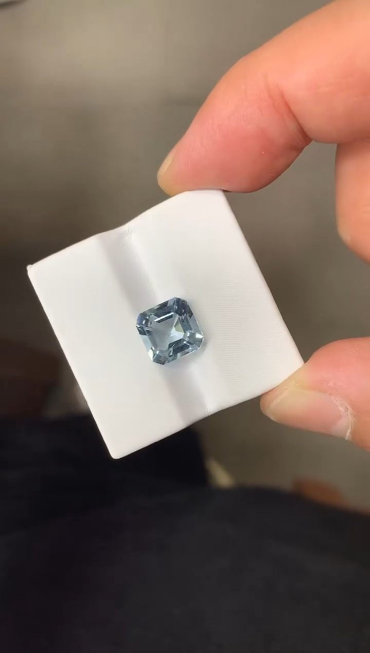 【闪购商品】海蓝宝石笔搁未镶嵌3.4ct 80