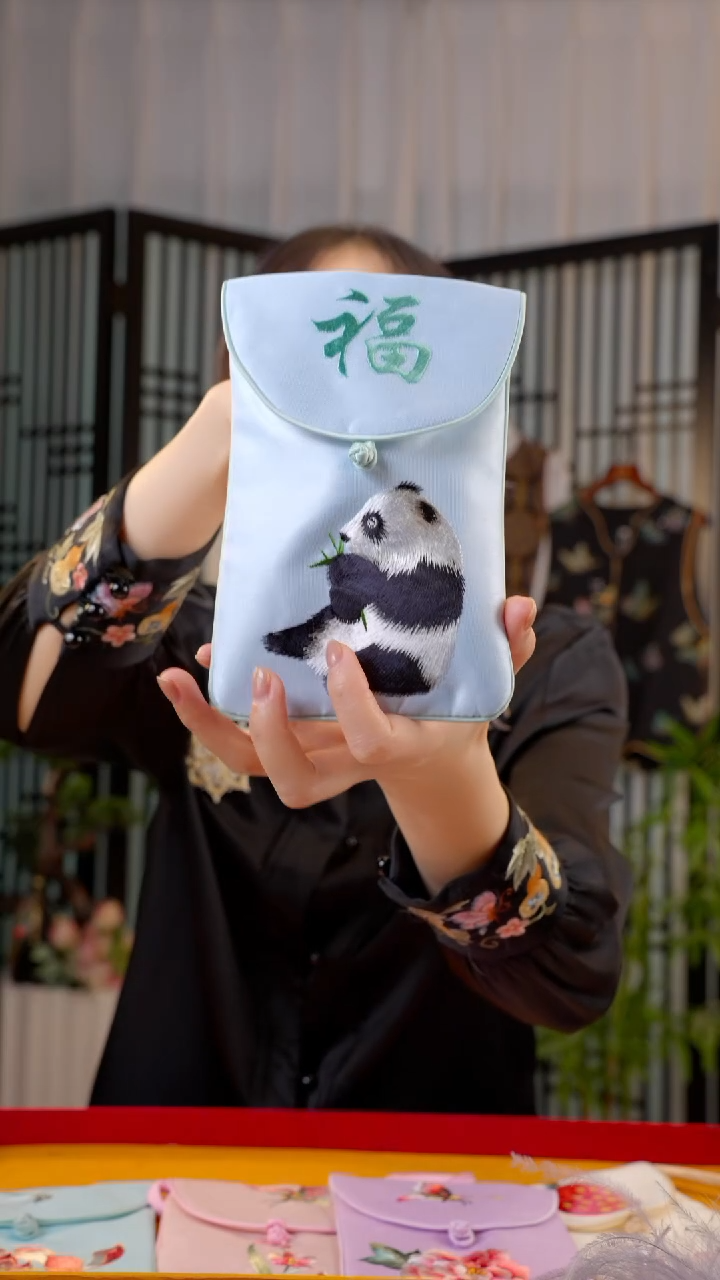 刺绣非遗手工绒花饰品