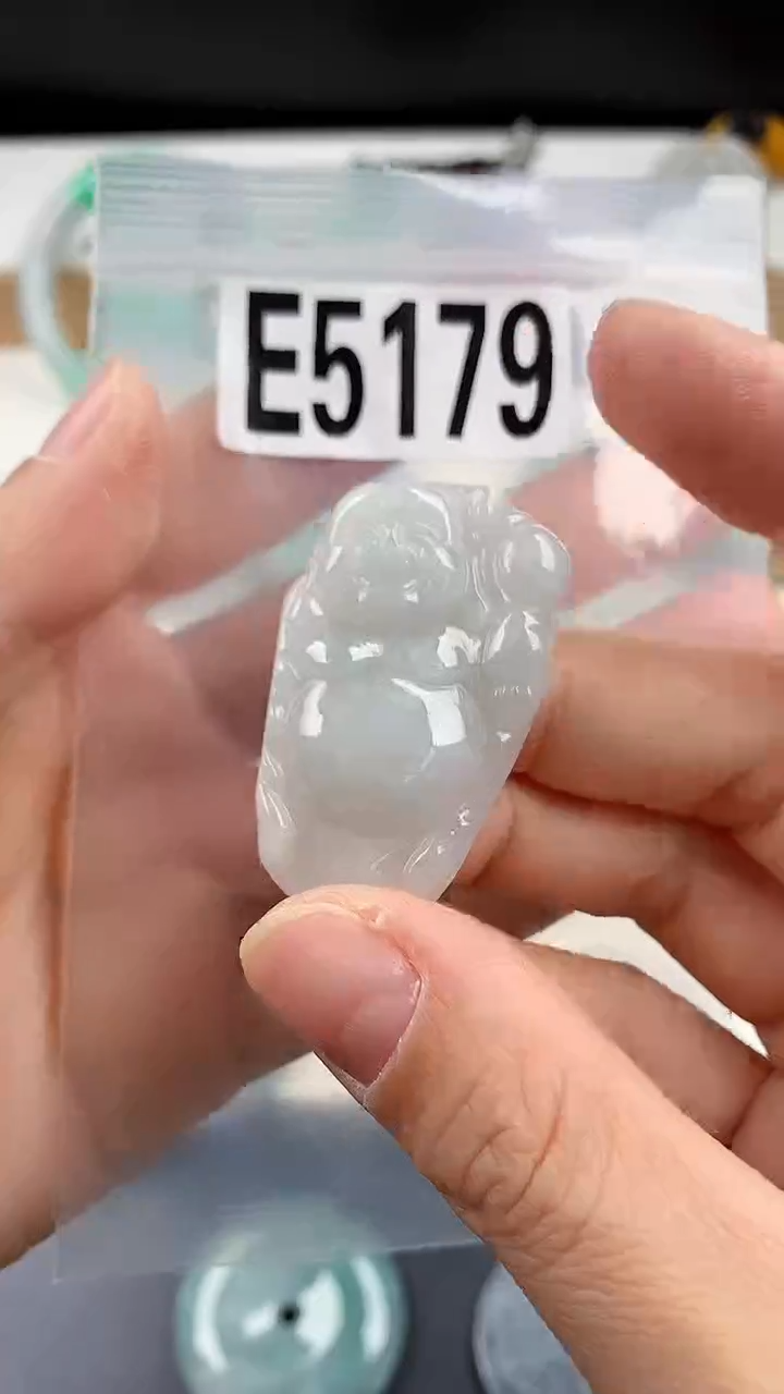 颈饰未镶嵌翡翠天然翡翠吊坠挂件