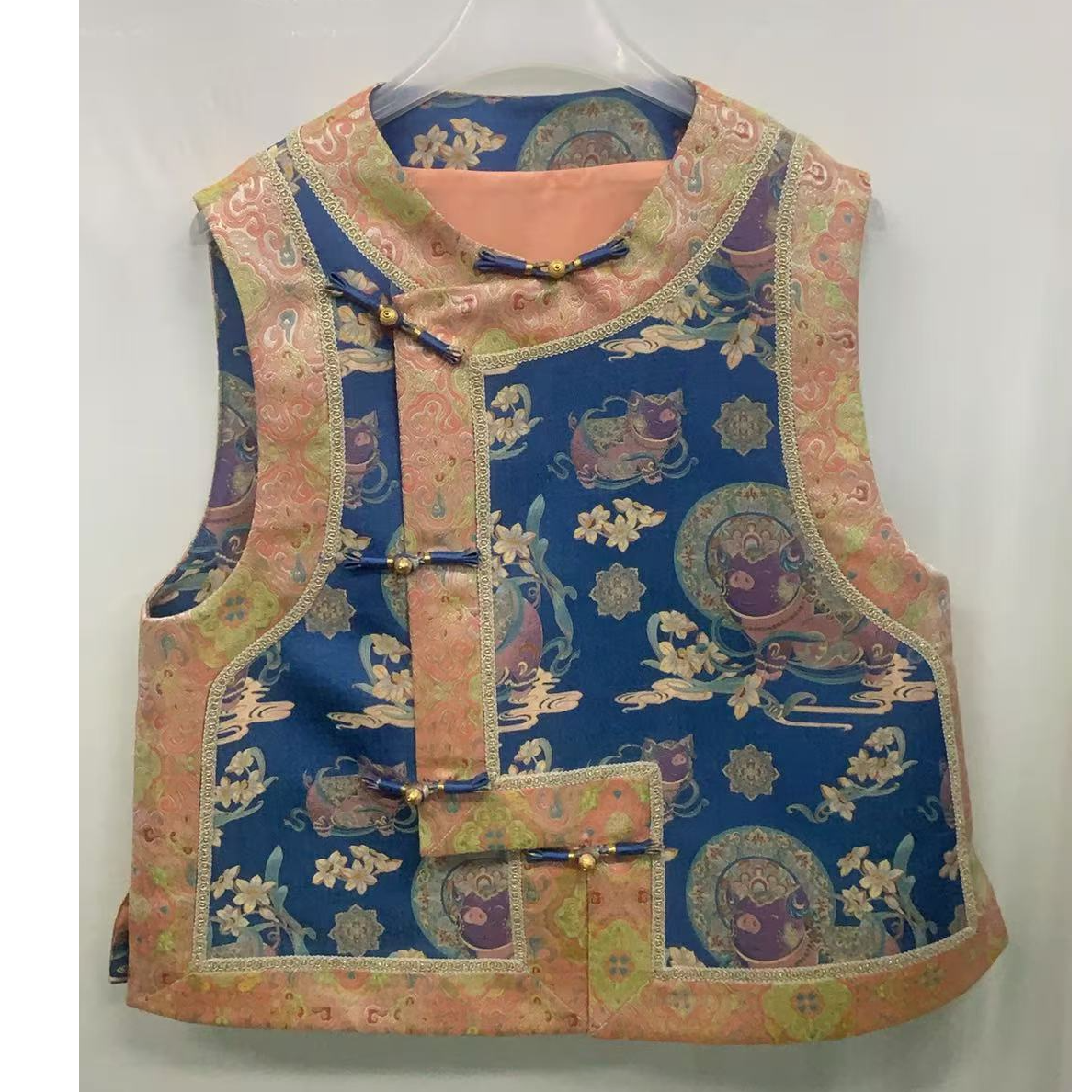 ARMS WELL王囡囡 蓝色陆美瑛宋锦水仙吉猪纹马甲 L472