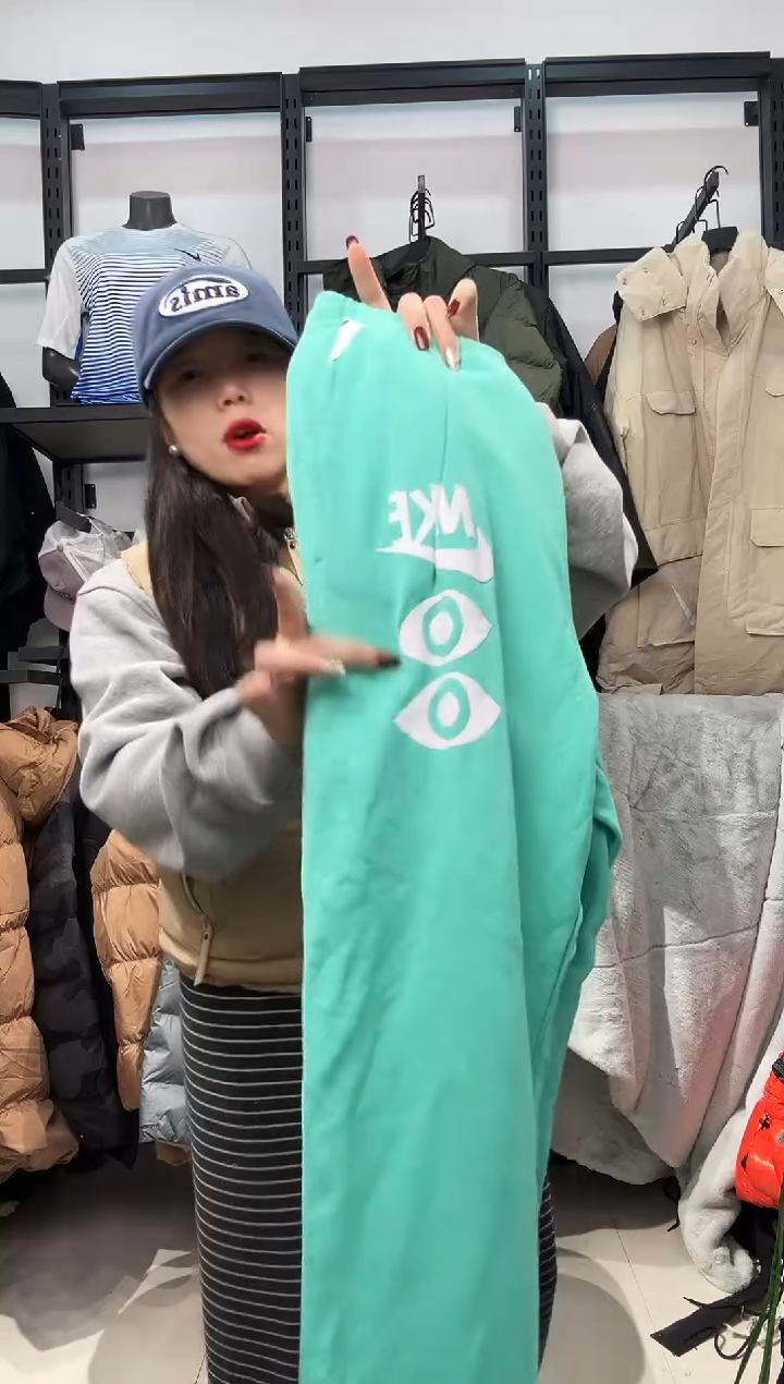 2462  编码  瑕疵直播间过款为准 尺码  ·  L175
