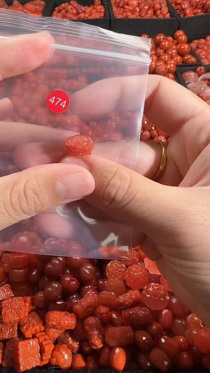 颈饰未镶嵌南红玛瑙1