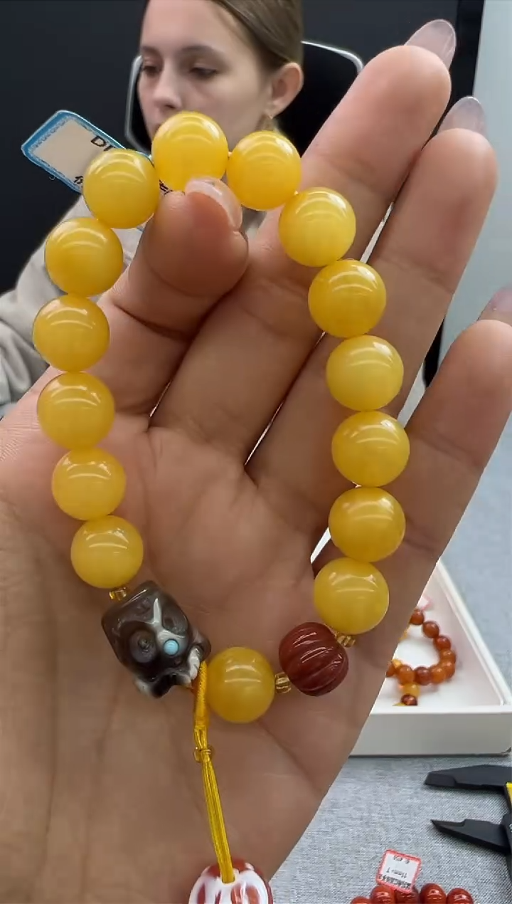 【闪购商品】琥珀手链未镶嵌73秒拍号