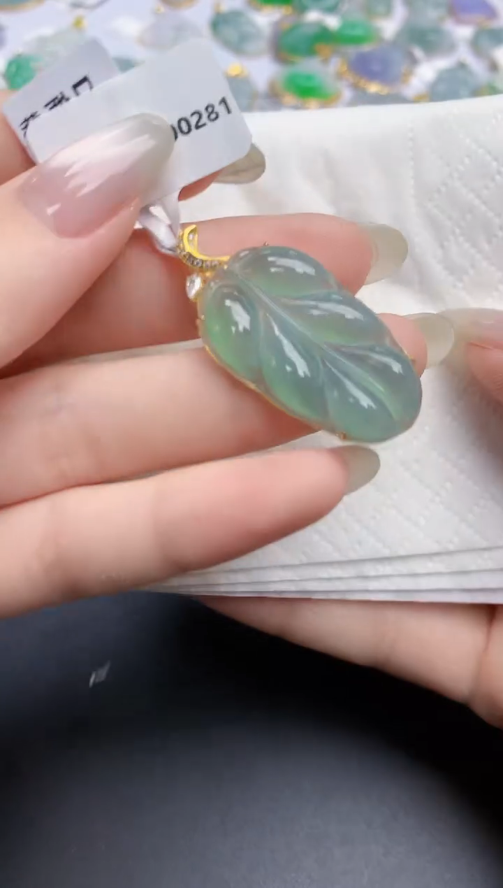 【闪购商品】翡翠颈饰18K金镶嵌天然缅甸翡翠A货