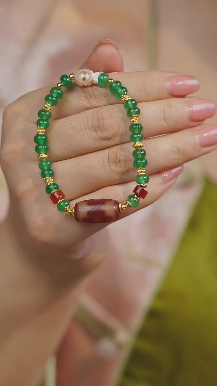 【闪购商品】玛瑙/玉髓手串未镶嵌多样性发其一