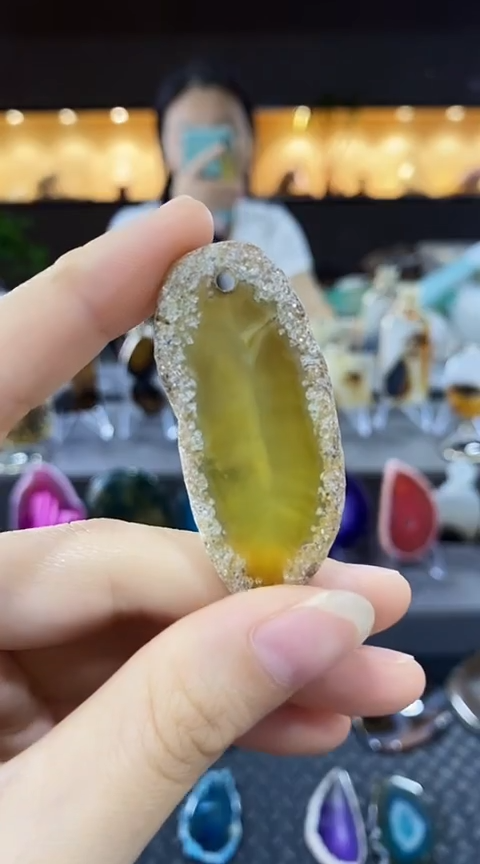 未镶嵌颈饰玛瑙/玉髓?**?玛瑙