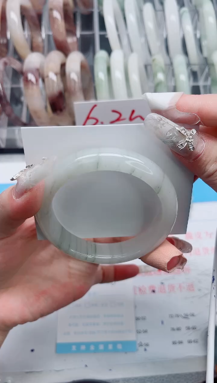 【闪购商品】石英质玉手镯未镶嵌A271-58