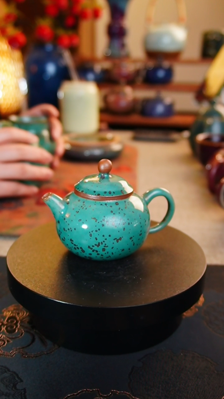 【闪购商品】瓷片159  松石绿小壶    贤