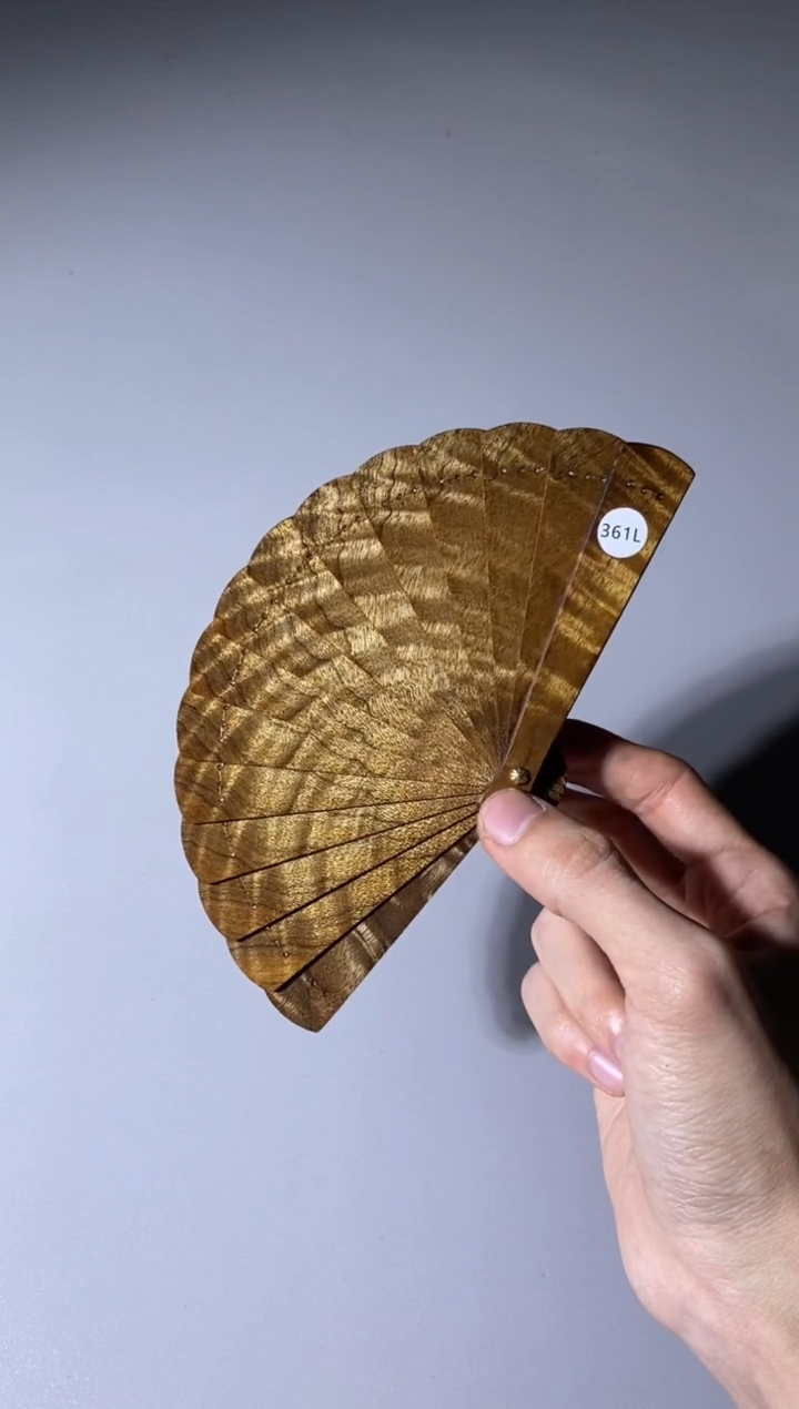 【闪购商品】金丝楠木雕361号10cm金丝楠迷你扇