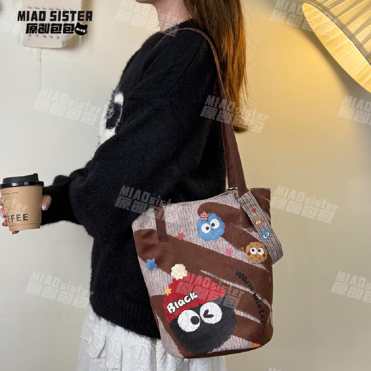 红帽小煤球新款大容量卡通可爱插画百搭通勤可斜挎帆布水桶女包