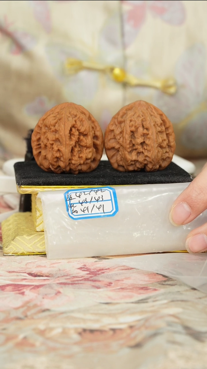【闪购商品】文玩核桃把件非嫁接大粗筋