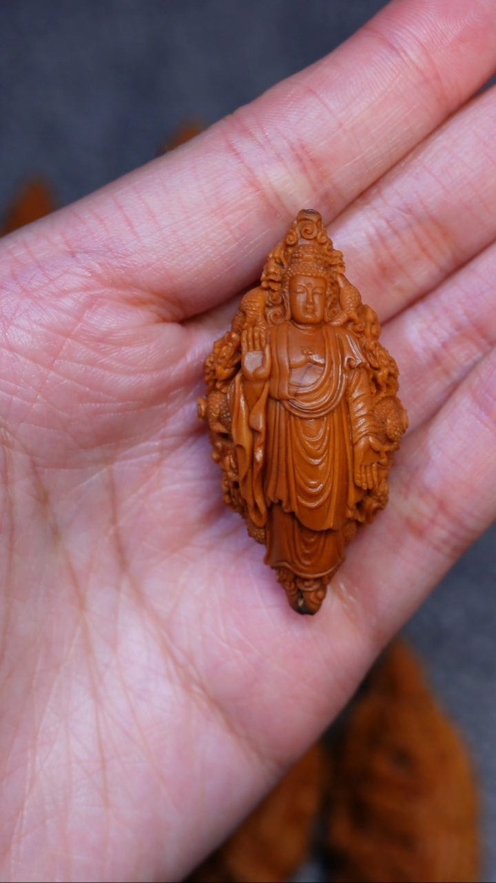 【闪购商品】橄榄核吊坠宋水官九龙如来