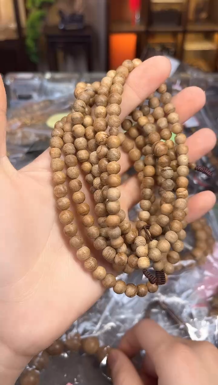 【闪购商品】沉香手串34号柬埔寨多样性发货1条