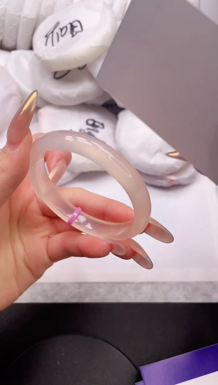 【闪购商品】石英质玉手镯未镶嵌12K403-54