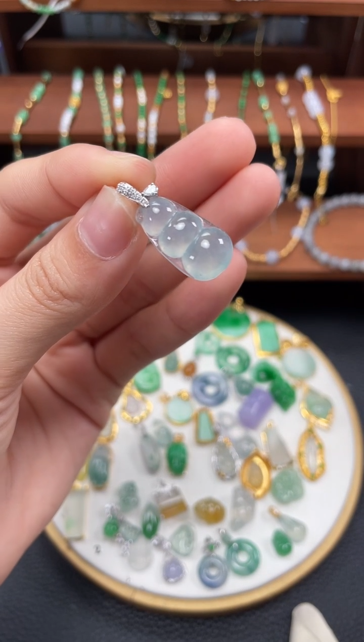 【闪购商品】翡翠吊坠(不含链)18K金镶嵌一个   JK718