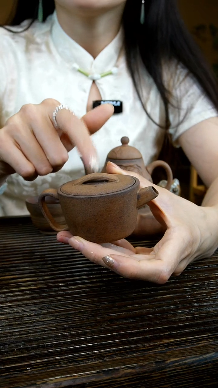 静悟斋品牌 黄泥段汉瓦壶80cc