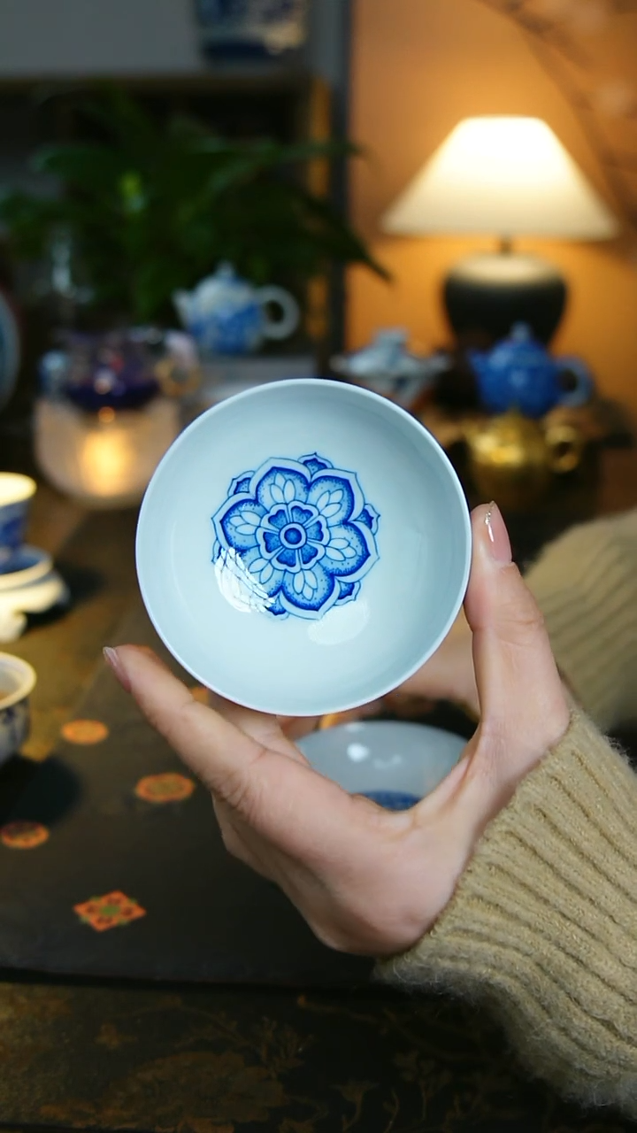 宝相花折腰杯     