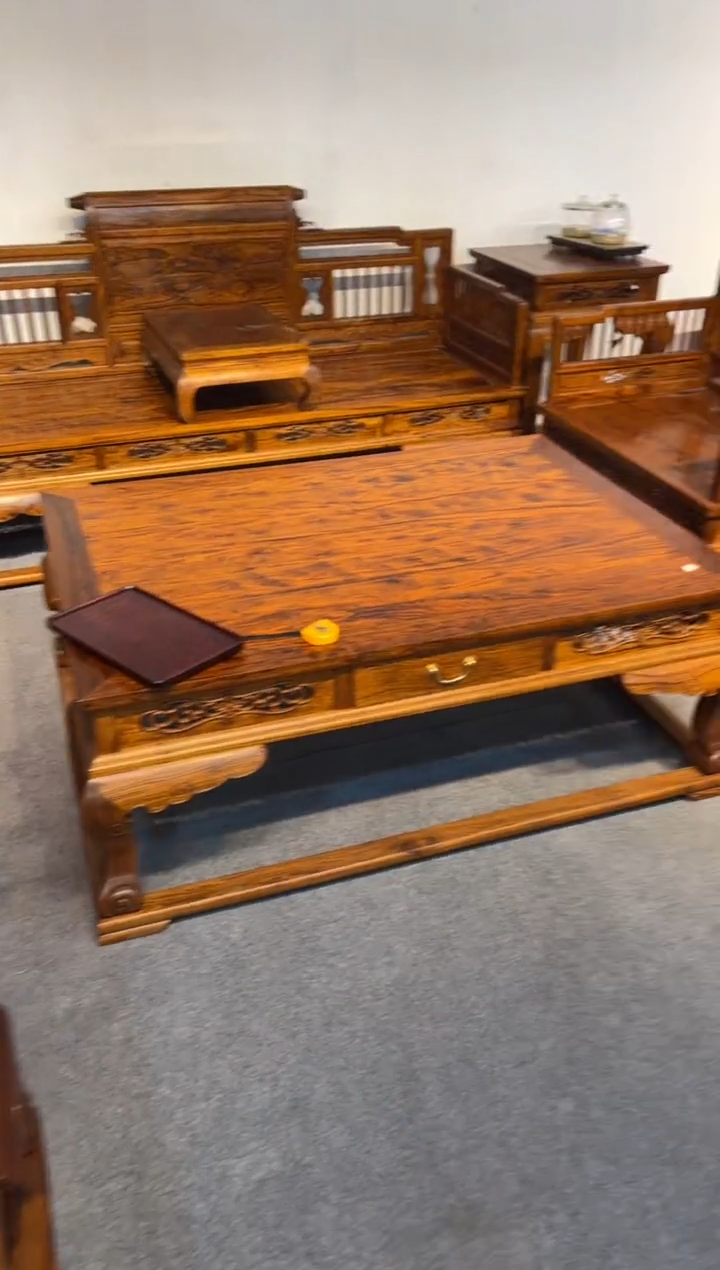 【闪购商品】花梨木类木雕沙发