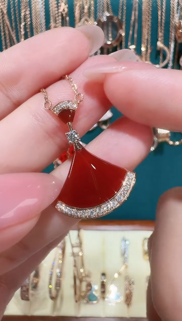 【闪购商品】钻石套链18K金镶嵌红色裙子套链