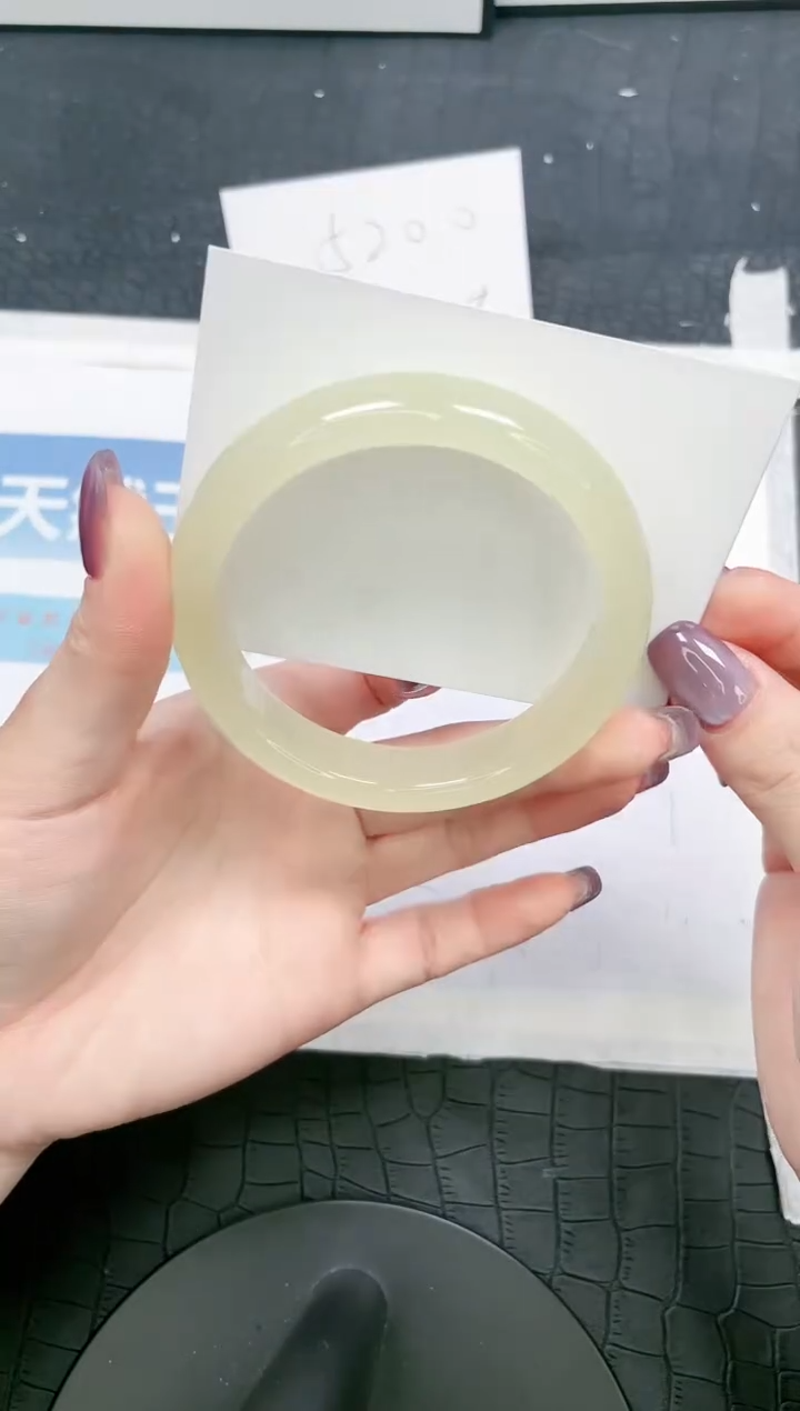 【闪购商品】石英质玉手镯未镶嵌228-60