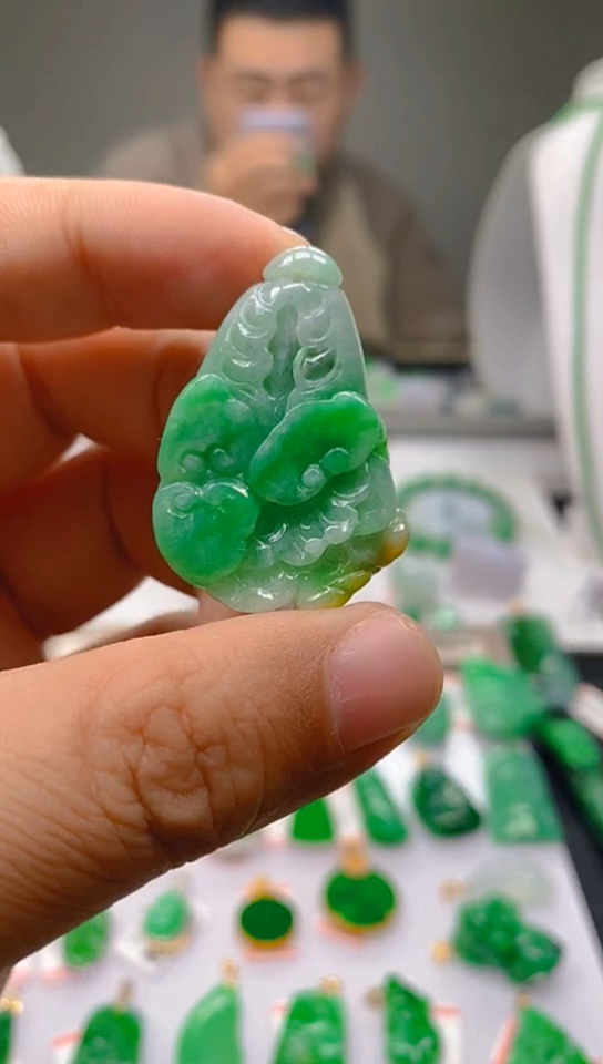 【闪购商品】翡翠颈饰未镶嵌新号开播，全场乱卖
