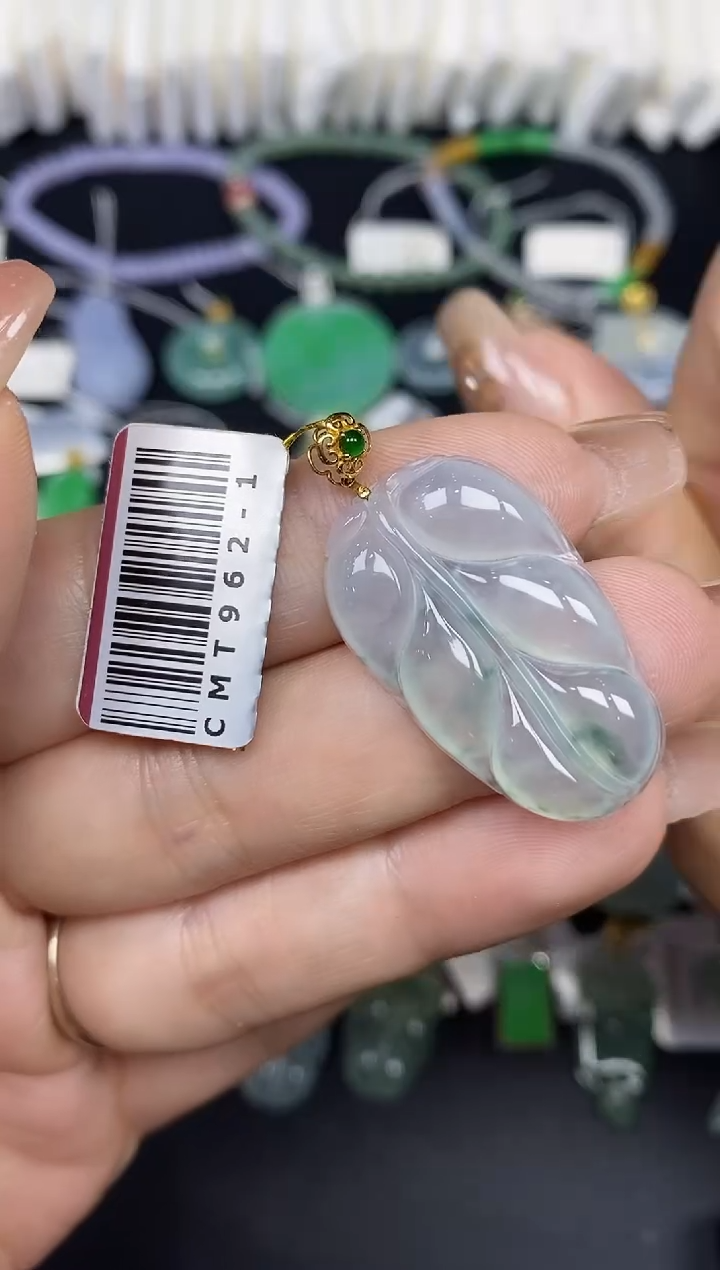 吊坠(不含链)18K金镶嵌翡翠叶子18K金扣镶嵌@@CMT962-1