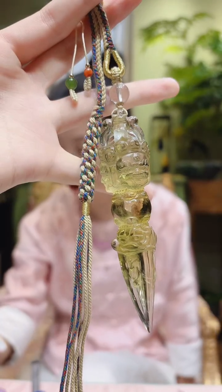 【闪购商品】水晶挂件未镶嵌黄水晶降魔杵挂件Z