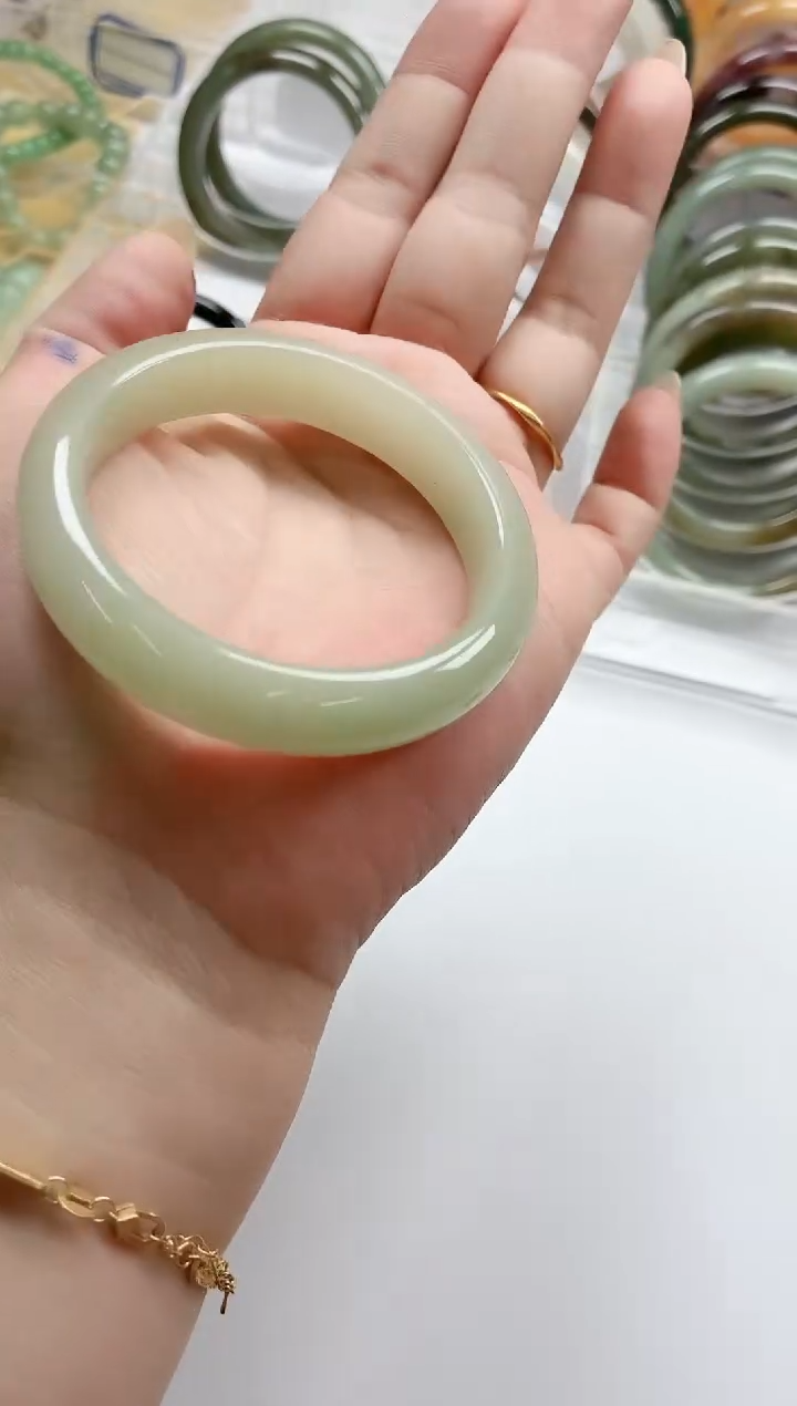 石英质玉手镯未镶嵌311/52.5