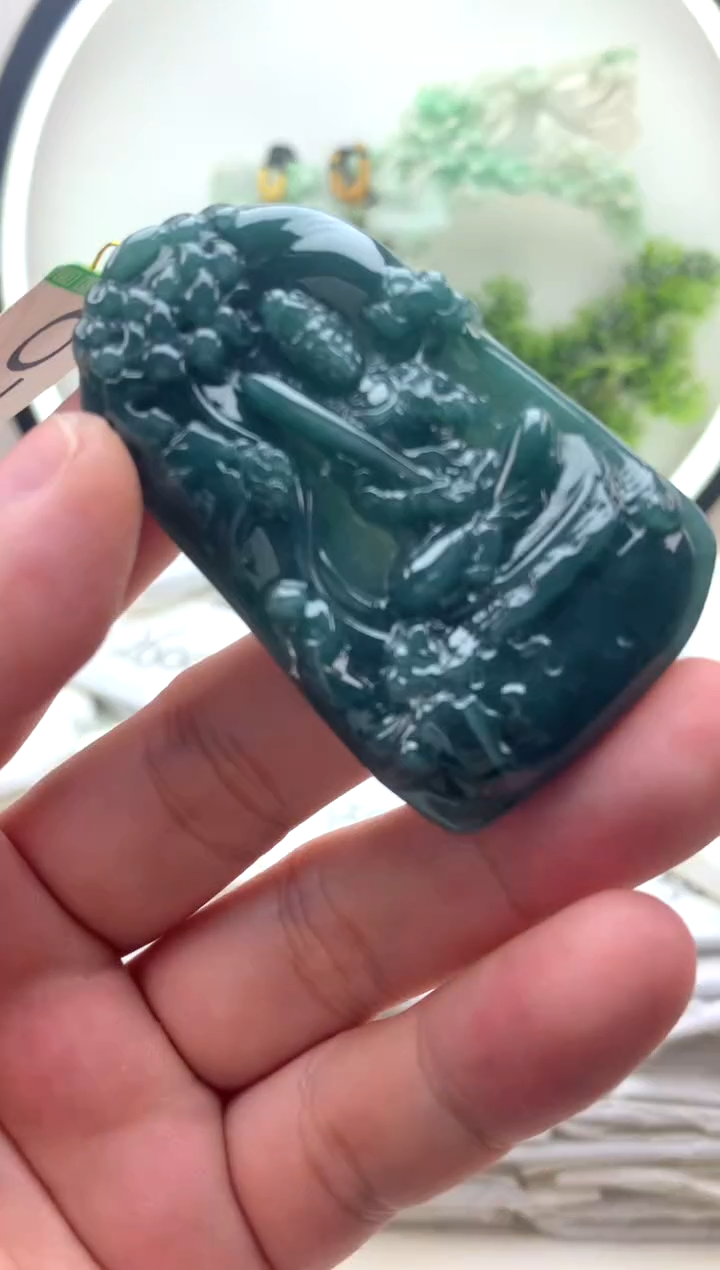 颈饰未镶嵌翡翠虚空藏