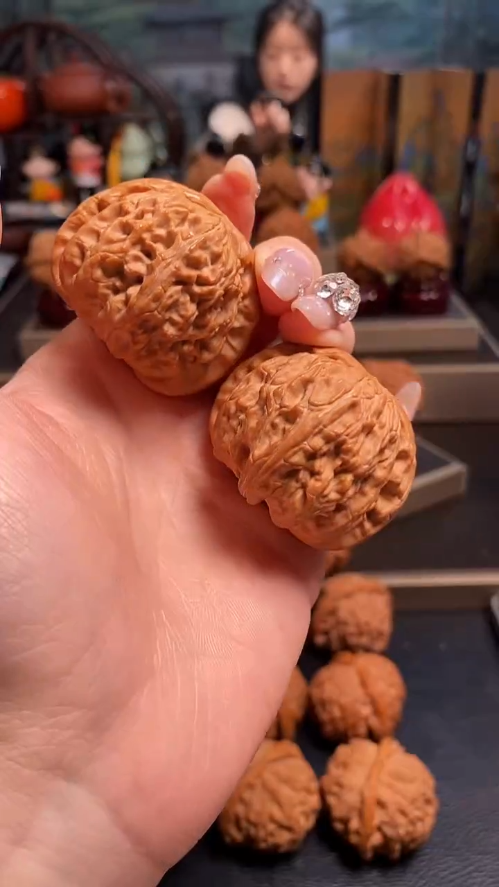 【闪购商品】文玩核桃吊坠F775白狮子44