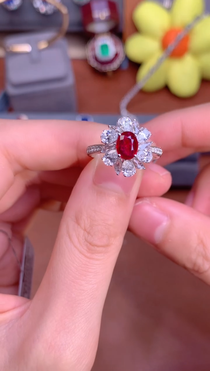 【闪购商品】红宝石戒指18K金镶嵌1.02CT  无烧鸽血红