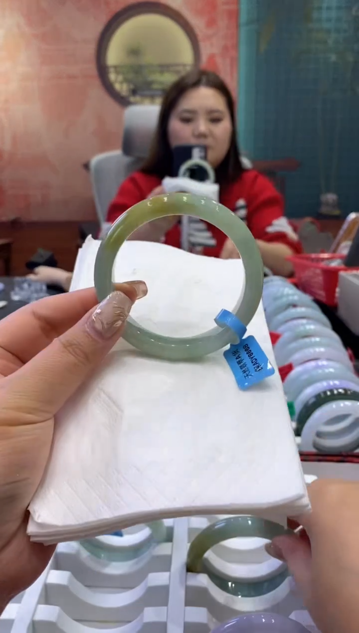 【闪购商品】翡翠手镯未镶嵌多人006303