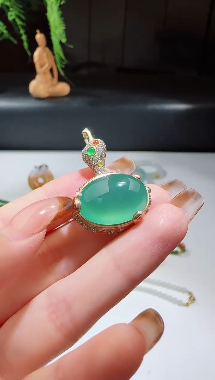 颈饰18K金镶嵌翡翠【鑫鑫】