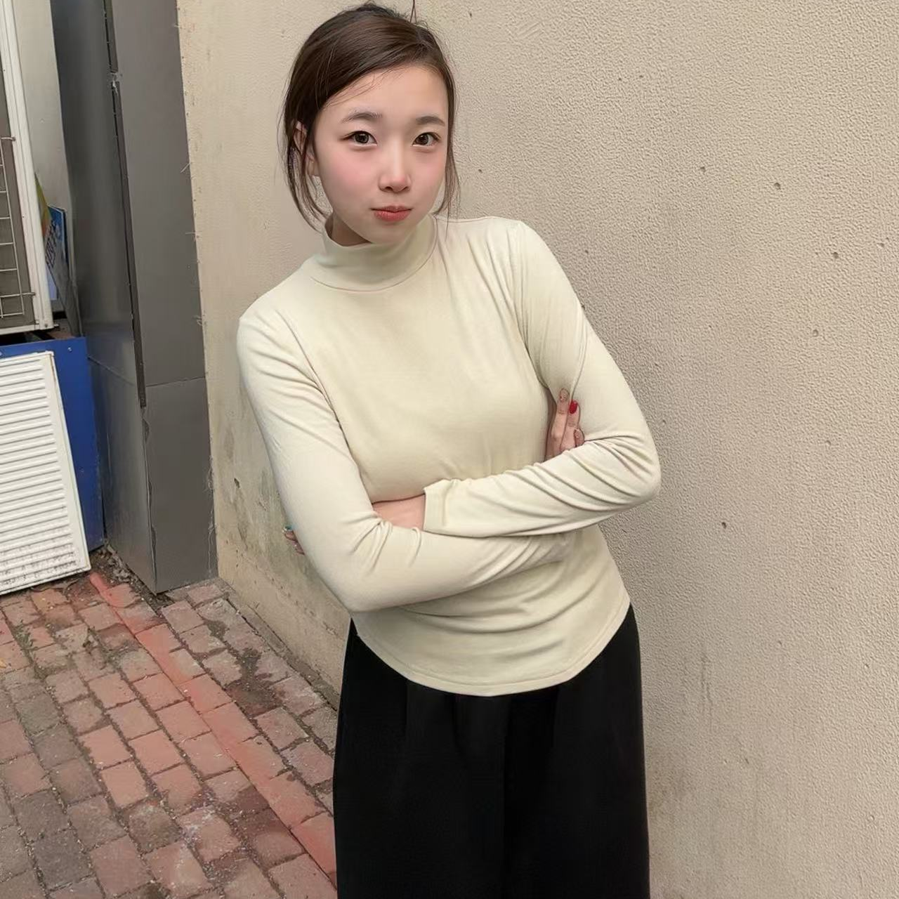 秋冬女圆领长袖显瘦半高领常规修身白色打底衫千金风领型
