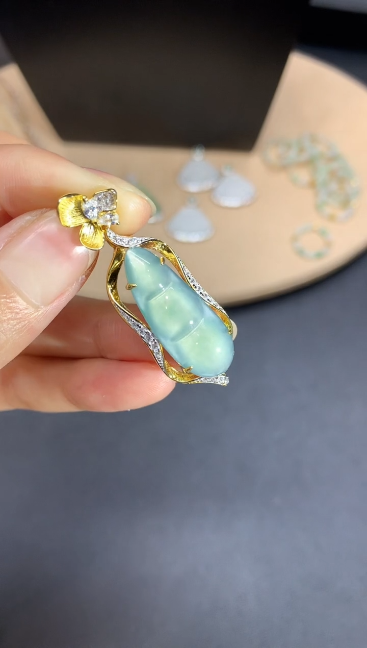 【闪购商品】翡翠吊坠(不含链)银S925镶嵌福豆【多样性发其一】