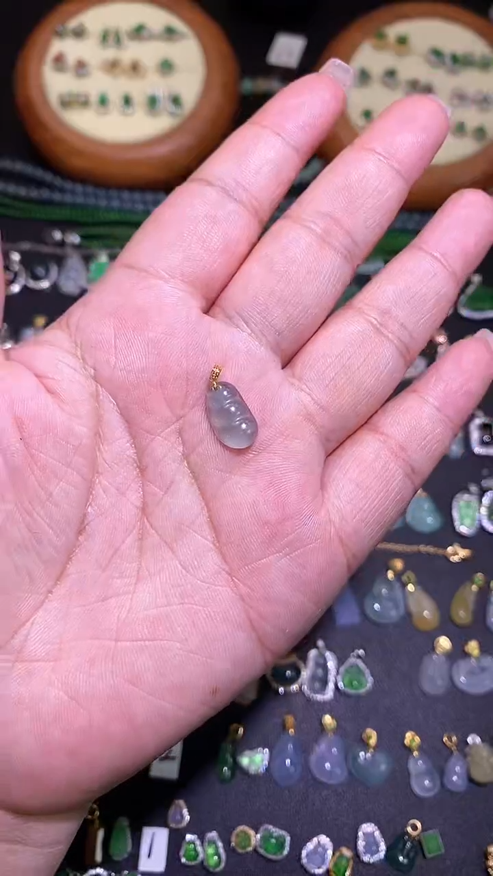 【闪购商品】翡翠吊坠(不含链)18K金镶嵌1