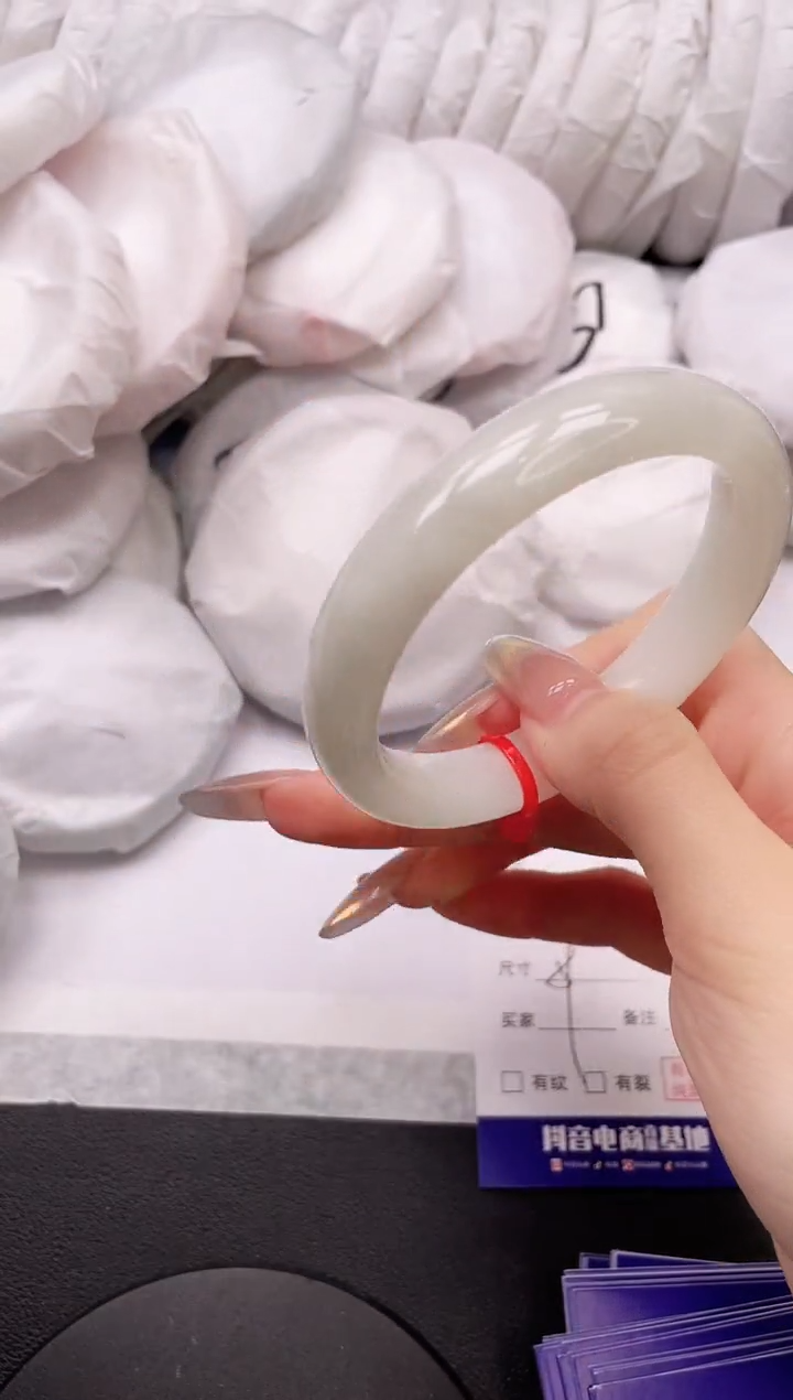 【闪购商品】和田玉手镯未镶嵌4K264-59