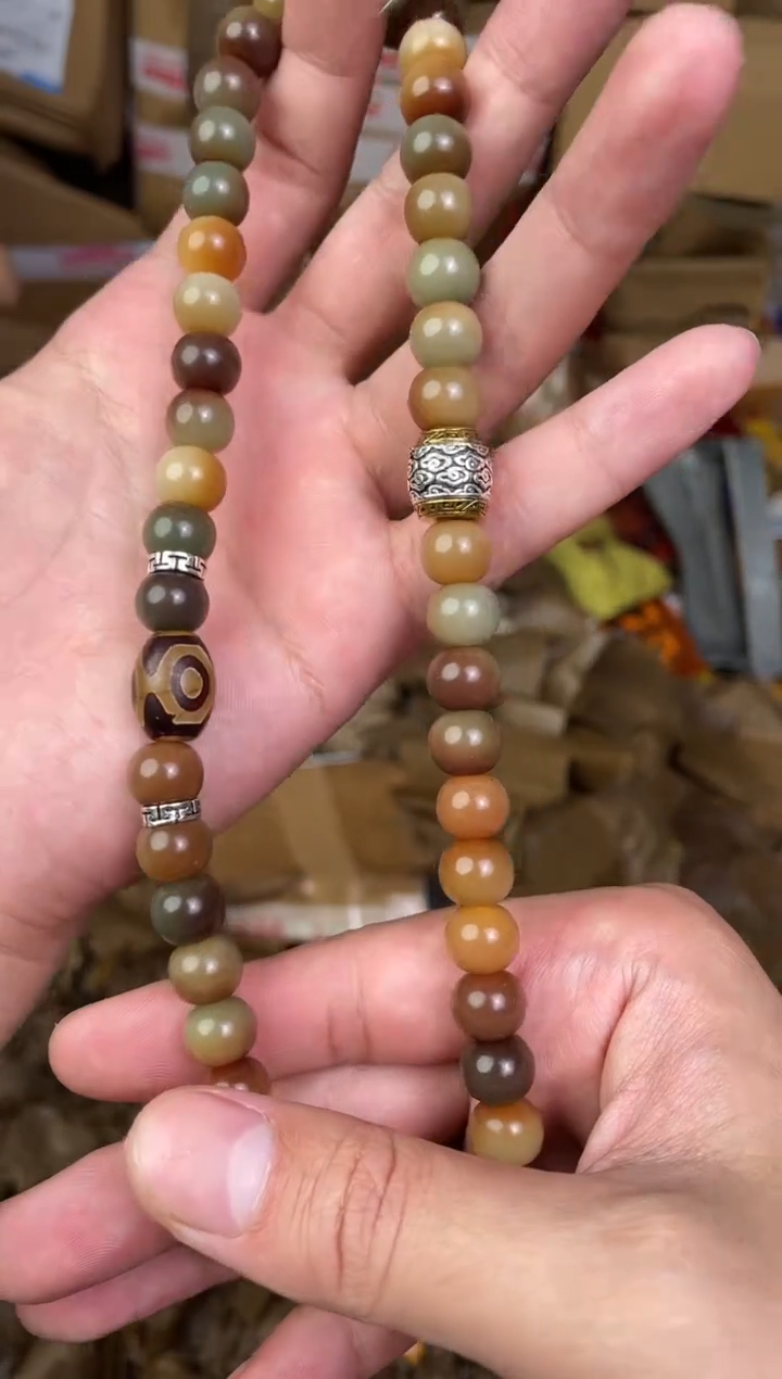 木质非金属捧月文创福利闪购商品无礼盒