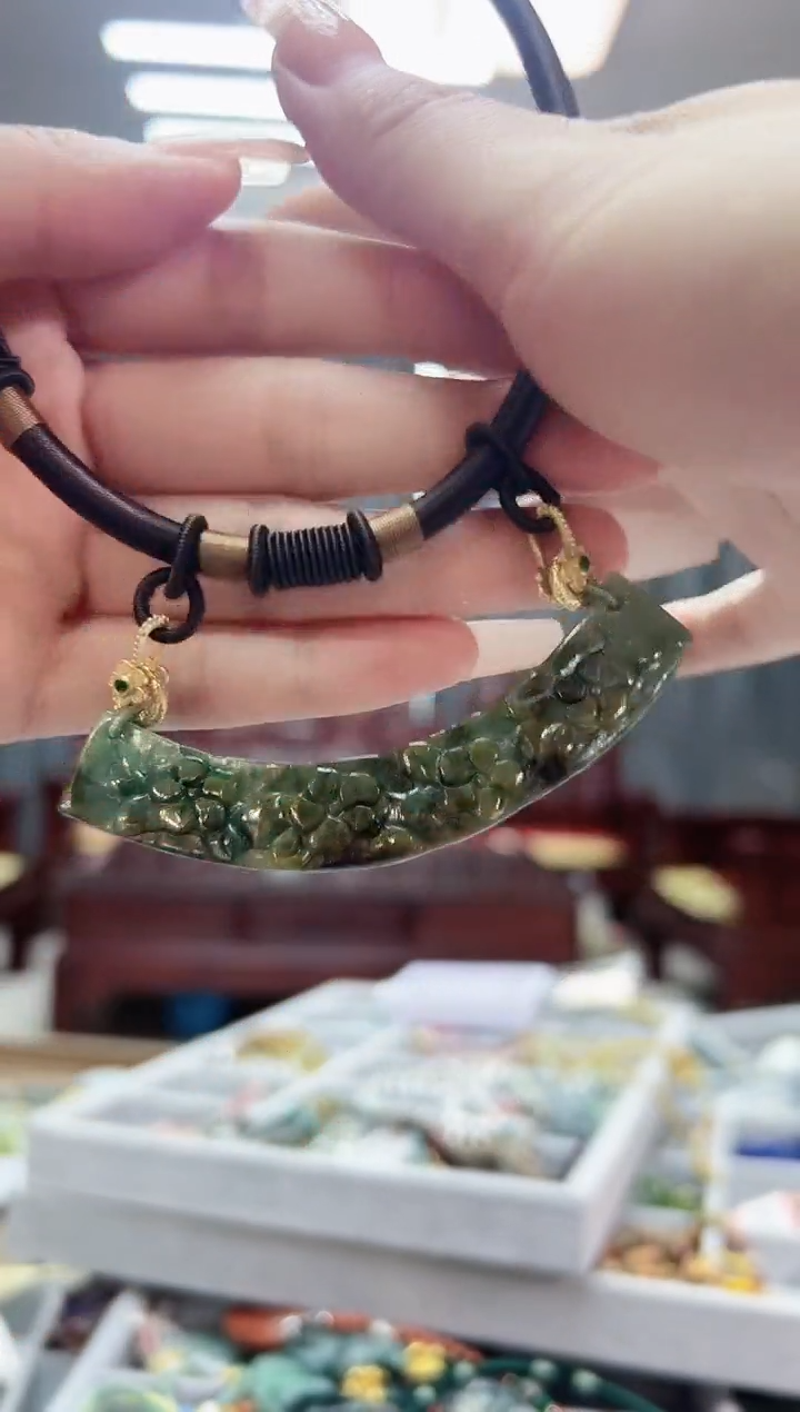 翡翠未镶嵌颈饰翡翠吊坠