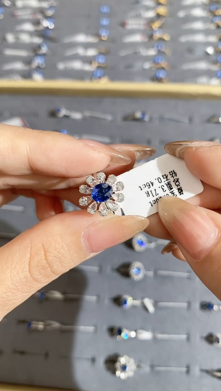 【闪购商品】蓝宝石戒指18K金镶嵌戒指