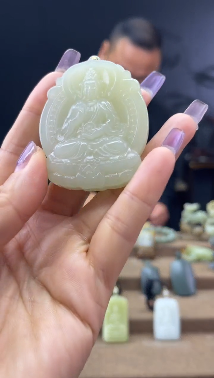 颈饰未镶嵌和田玉1